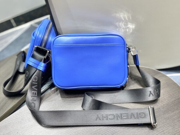 Givenchy G-essentials Camera Bag - Blue 53411 - Image 4