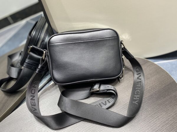 Givenchy G-essentials Camera Bag - Black 14197 - Image 4