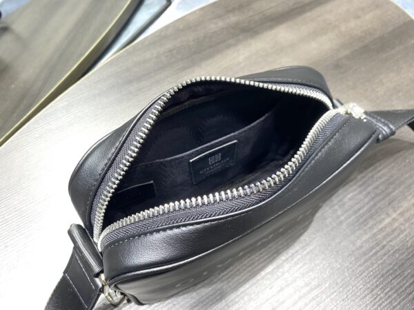 Givenchy G-essentials Camera Bag - Black 14197 - Image 2