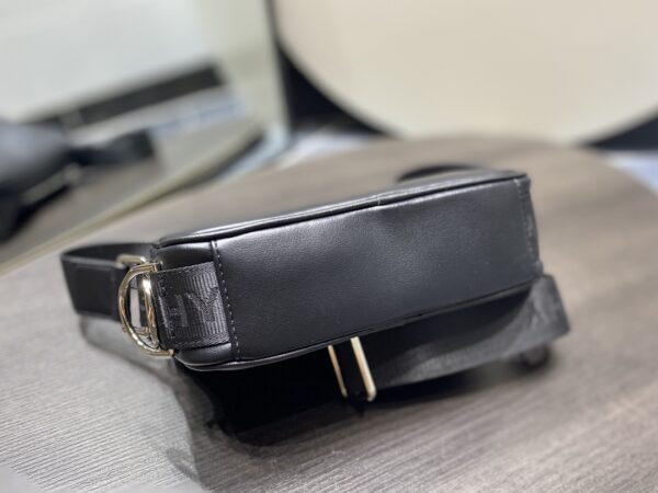 Givenchy G-essentials Camera Bag - Black 14197 - Image 3