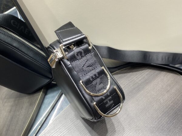 Givenchy "101 Dogs" Pattern G-essentials Camera Bag - Black 80750 - Image 5
