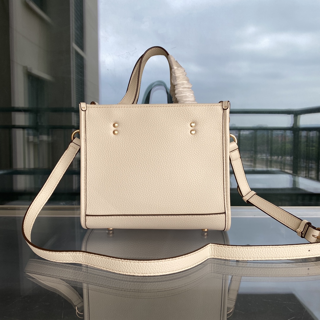 Coach Snoopy Versatile Handbag - White 97048 - Image 5