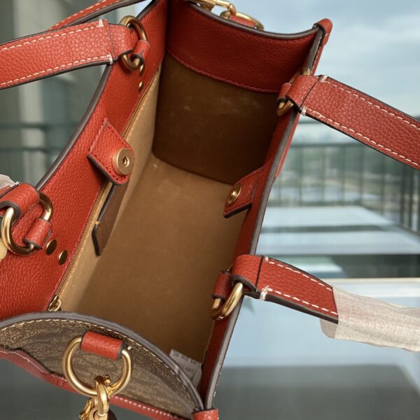 Coach Women's Sydney Small Cornflower Handbag - Red 91372 - Image 2