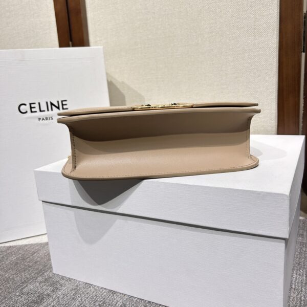 Chloe Medium Triomphe Frame Cow Leather Shoulder Bag - Cream 35202 - Image 3