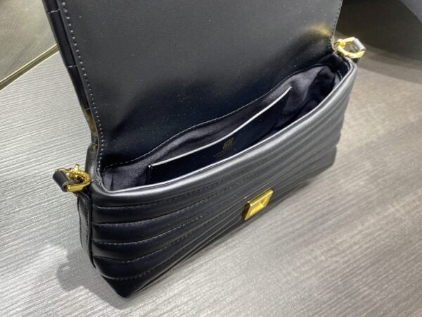 Givenchy 4g Soft Small Handbag - Black 16055 - Image 2