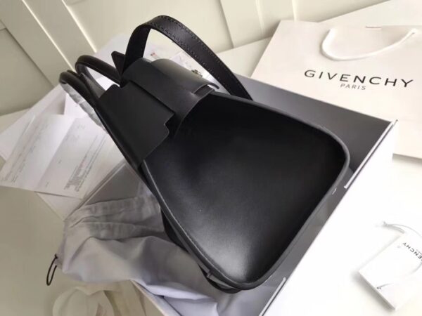 Givenchy Horizon Plain Smooth Leather Handbag - Black 16975 - Image 3