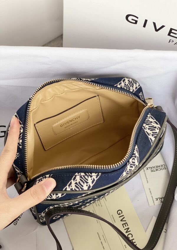 Givenchy BONDD Camera Bag - Blue 44407 - Image 2