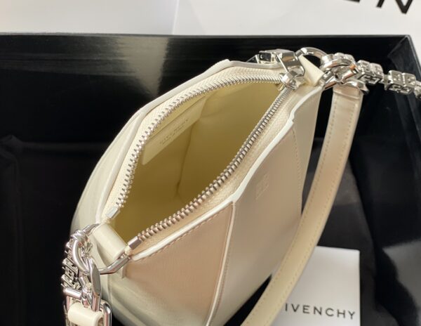 Givenchy Antigona Lock Irregular Chain Bag - White 12765 - Image 2