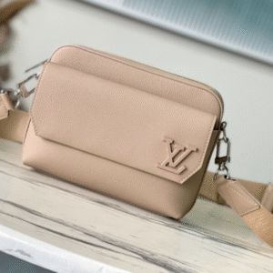 Louis Vuitton Fastline Messenger Bag 31607