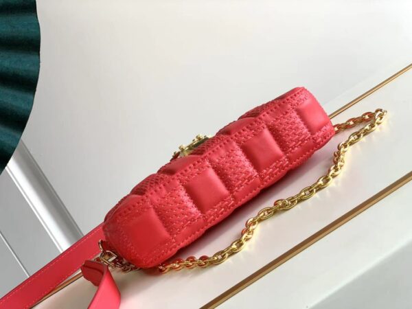 Louis Vuitton Pochette Troca Handbag - Red 86672 - Image 4
