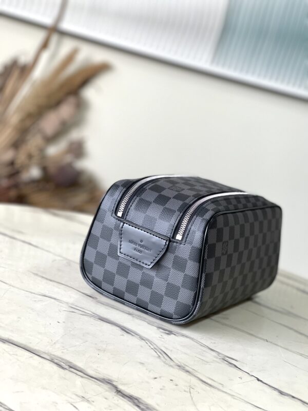 Louis Vuitton Haig Dopp Washing Bag - Black 71892 - Image 2