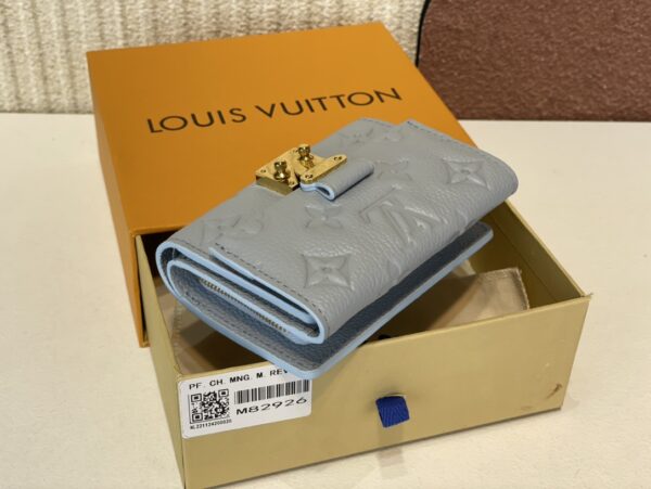 Louis Vuitton  Pochette Metis Compact Wallet 25515 - Image 3
