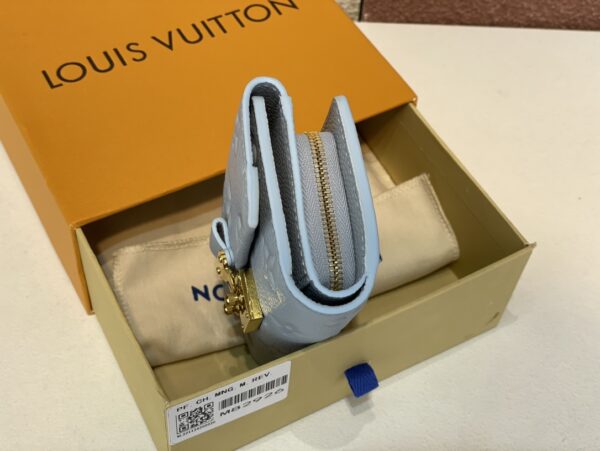 Louis Vuitton  Pochette Metis Compact Wallet 25515 - Image 5