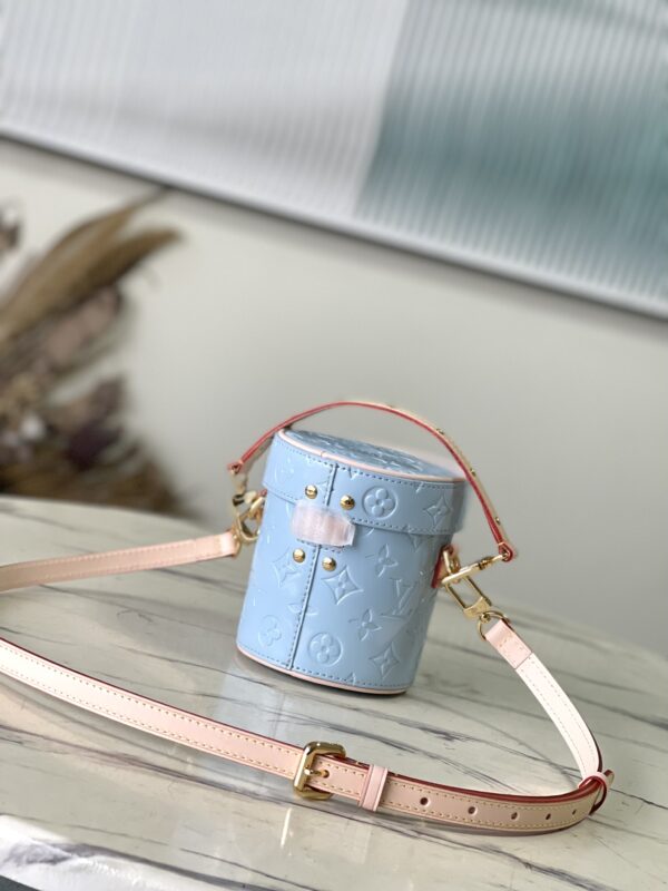 Louis Vuitton Astor Handbag - Blue 97625 - Image 4