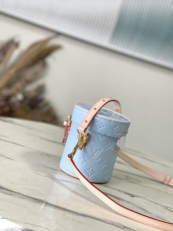 Louis Vuitton Astor Handbag - Blue 97625 - Image 5